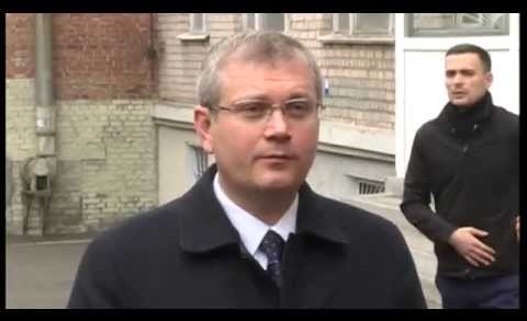 Олександр Вілкул проголосував на дільниці у Коледжі технологій та дизайну