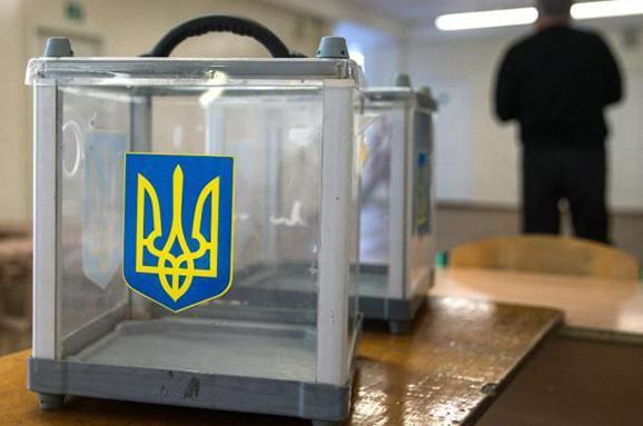 У Дніпропетровську зі спецдільниці члени виборчої комісії винесли печатку